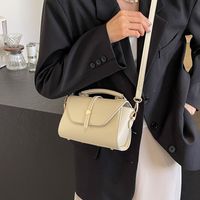 Women's Medium Pu Leather Solid Color Vintage Style Classic Style Sewing Thread Flip Cover Crossbody Bag main image 4