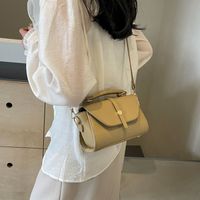 Women's Medium Pu Leather Solid Color Vintage Style Classic Style Sewing Thread Flip Cover Crossbody Bag sku image 4