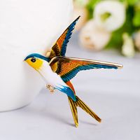 Simple Style Classic Style Bird Alloy Plating Women's Brooches main image 1