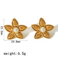 1 Par Estilo Vintage Estilo Francés Flor Pulido Enchapado Embutido Acero Inoxidable 304 Perlas Artificiales Chapados en oro de 18k Pendientes sku image 3