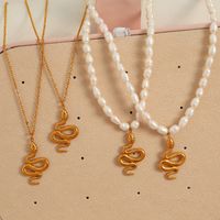 Freshwater Pearl Titanium Steel 18K Gold Plated Vintage Style French Style Modern Style Snake Pendant Necklace main image 1