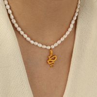 Freshwater Pearl Titanium Steel 18K Gold Plated Vintage Style French Style Modern Style Snake Pendant Necklace main image 7