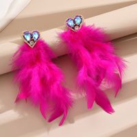 1 Paire Exagéré Nouveauté Style Cool Forme De Cœur Incruster Plume Artificielle Alliage Strass Boucles D'oreilles main image 3