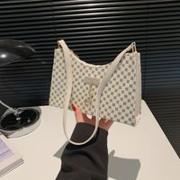 Femmes Moyen Faux Cuir Argyle Vêtement De Rue Forme D'Oreiller Fermeture Éclair Sac Sous Les Bras main image 4