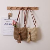 Women's Medium Straw Solid Color Vacation Beach Tassel Weave Zipper Straw Bag main image 1