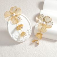 1 Piece Sweet Flower Mesh Inlay 304 Stainless Steel Pearl 18K Gold Plated Drop Earrings sku image 1