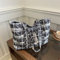 Women's Vintage Style Classic Style Color Block Plaid Cloth Shopping Bags main image 4