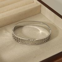 304 Stainless Steel 18K Gold Plated Simple Style Classic Style Plating Leaf Bangle main image 4