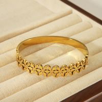 304 Stainless Steel 18K Gold Plated Simple Style Commute Plating Leaf Petal Bangle main image 5
