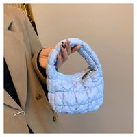 Women's Small Nylon Solid Color Basic Zipper Cloud Shape Bag main image 4
