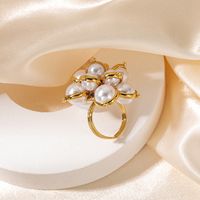 Elegant Lady Classic Style Flower 304 Stainless Steel Gold Plated Artificial Pearls Rings In Bulk main image 4