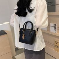 Women's Medium Pu Leather Solid Color Classic Style Streetwear Sewing Thread Zipper Bucket Bag sku image 4