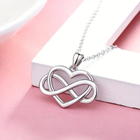 304 Stainless Steel Simple Style Classic Style Commute Infinity Heart Shape Pendant Necklace main image 3