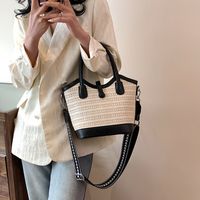 Women's Medium Straw Solid Color Vacation Classic Style Weave Zipper Tote Bag main image 8