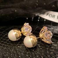 1 Paar Einfacher Stil Glänzend Perle Überzug Inlay Kupfer Zirkon 14 Karat Vergoldet Ohrstecker main image 5