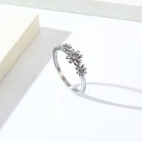 Basic Modern Style Classic Style Daisy 304 Stainless Steel 18K Gold Plated Rhinestones Rings In Bulk main image 4