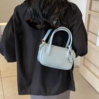 Women's Medium Pu Leather Solid Color Classic Style Streetwear Sewing Thread Zipper Crossbody Bag main image 5