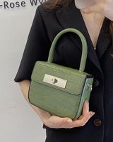 Women's Medium Pu Leather Solid Color Elegant Lock Clasp Crossbody Bag main image 2
