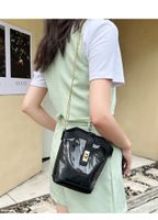 Women's Small PVC Solid Color Classic Style Lock Clasp Crossbody Bag main image 6