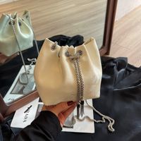 Women's Medium Pu Leather Solid Color Classic Style Streetwear String Crossbody Bag main image 2