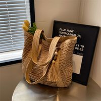 Women's Medium Straw Solid Color Vacation Beach Weave Zipper Shoulder Bag main image 2