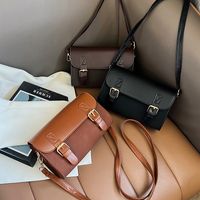 Women's Medium Pu Leather Solid Color Vintage Style Classic Style Flip Cover Crossbody Bag main image 1