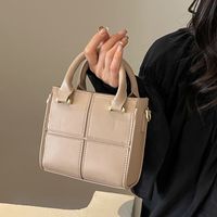 Women's Medium Pu Leather Solid Color Vintage Style Classic Style Sewing Thread Magnetic Buckle Crossbody Bag main image video