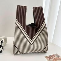 Women's Medium Knit Stripe Vintage Style Classic Style Open Handbag sku image 4