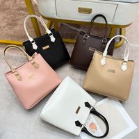 Women's Medium Pu Leather Solid Color Elegant Classic Style Zipper Crossbody Bag main image 1