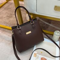 Women's Medium Pu Leather Solid Color Elegant Classic Style Zipper Crossbody Bag sku image 3