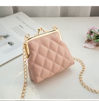Women's Small Pu Leather Solid Color Lingge Classic Style Streetwear Lock Clasp Cosmetic Bag main image 5