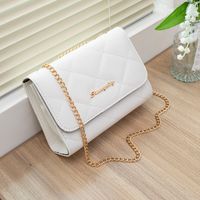 Women's Medium Pu Leather Solid Color Lingge Vintage Style Classic Style Magnetic Buckle Crossbody Bag sku image 2