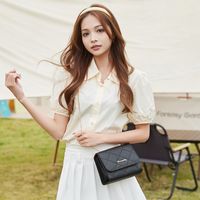 Women's Medium Pu Leather Solid Color Lingge Vintage Style Classic Style Magnetic Buckle Crossbody Bag main image 3
