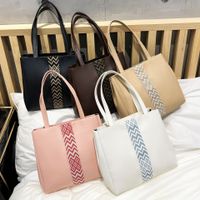 Women's Large Pu Leather Solid Color Vintage Style Classic Style Zipper Shoulder Bag main image 6