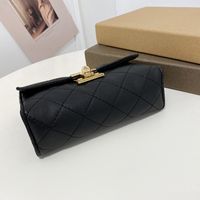 Women's Solid Color Lingge Pu Leather Lock Clasp Wallets main image 2