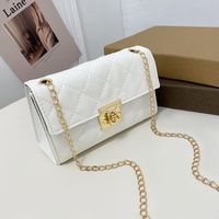 Women's Solid Color Lingge Pu Leather Lock Clasp Wallets sku image 1