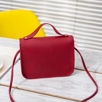 Women's Medium Pu Leather Solid Color Classic Style Streetwear Magnetic Buckle Crossbody Bag main image 2