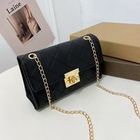 Women's Solid Color Lingge Pu Leather Lock Clasp Wallets sku image 3