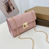 Women's Solid Color Lingge Pu Leather Lock Clasp Wallets sku image 4