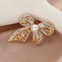 Fairy Style Modern Style Korean Style Letter Alloy Inlay Artificial Pearls Zircon Women's Brooches 1 Piece sku image 1