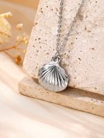 304 Stainless Steel Silver Plated Modern Style Simple Style Commute Starfish Heart Shape Shell Pendant Necklace sku image 1