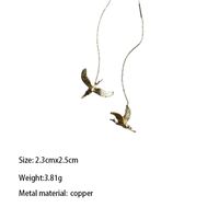 1 Par Estilo Simple Estilo Clásico Pájaro Enchapado Tallado Cobre Chapado En Oro Pendientes Colgantes main image 5