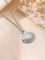 304 Stainless Steel Silver Plated Modern Style Simple Style Commute Starfish Heart Shape Shell Pendant Necklace sku image 4