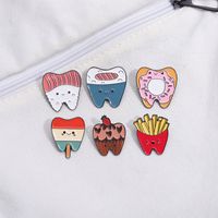 Estilo De Dibujos Animados Lindo Estilo Vaquero Helado Dientes Fresa Aleación Estampado Barniz De Estufa Mujeres Broches main image 1