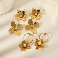 1 Pair Vintage Style Lady Classic Style Flower Plating Inlay 304 Stainless Steel Artificial Pearls Zircon 18K Gold Plated Drop Earrings Ear Studs main image 1