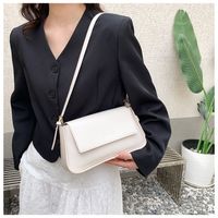 Women's Medium Pu Leather Solid Color Vintage Style Classic Style Magnetic Buckle Crossbody Bag main image 6