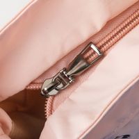 Women's Medium Nylon Solid Color Basic Classic Style Zipper Tote Bag main image 4
