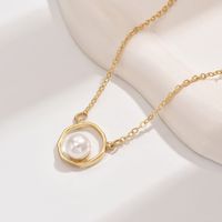 Basic Modern Style Classic Style Geometric Alloy Inlay Artificial Pearls Women's Pendant Necklace main image 1