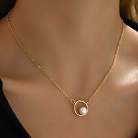 Basic Modern Style Classic Style Geometric Alloy Inlay Artificial Pearls Women's Pendant Necklace main image 3