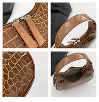 Femmes Petit Faux Cuir Couleur Unie Crocodile Vêtement De Rue Forme D'Oreiller Fermeture Éclair Sac Sous Les Bras main image 7